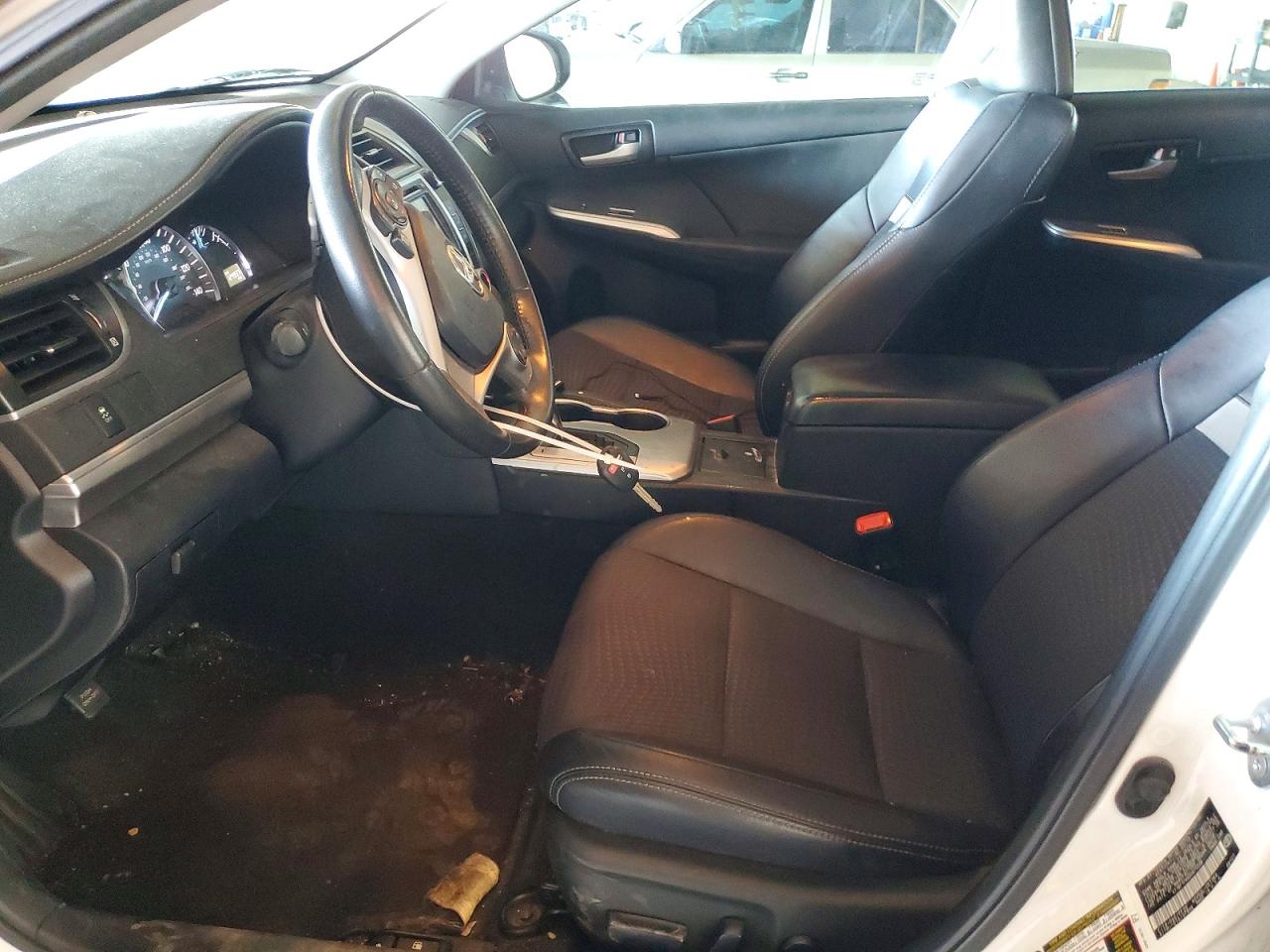 2013 TOYOTA CAMRY SE photo 7