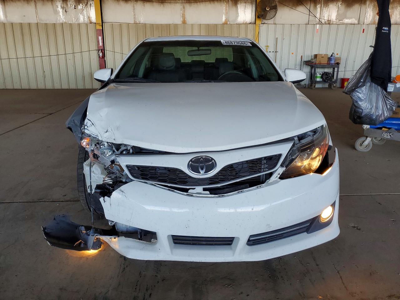 2013 TOYOTA CAMRY SE photo 5