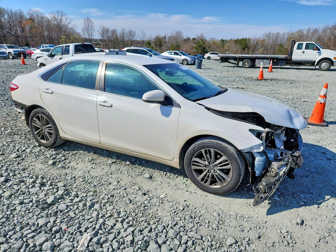2017 TOYOTA CAMRY SE photo 7