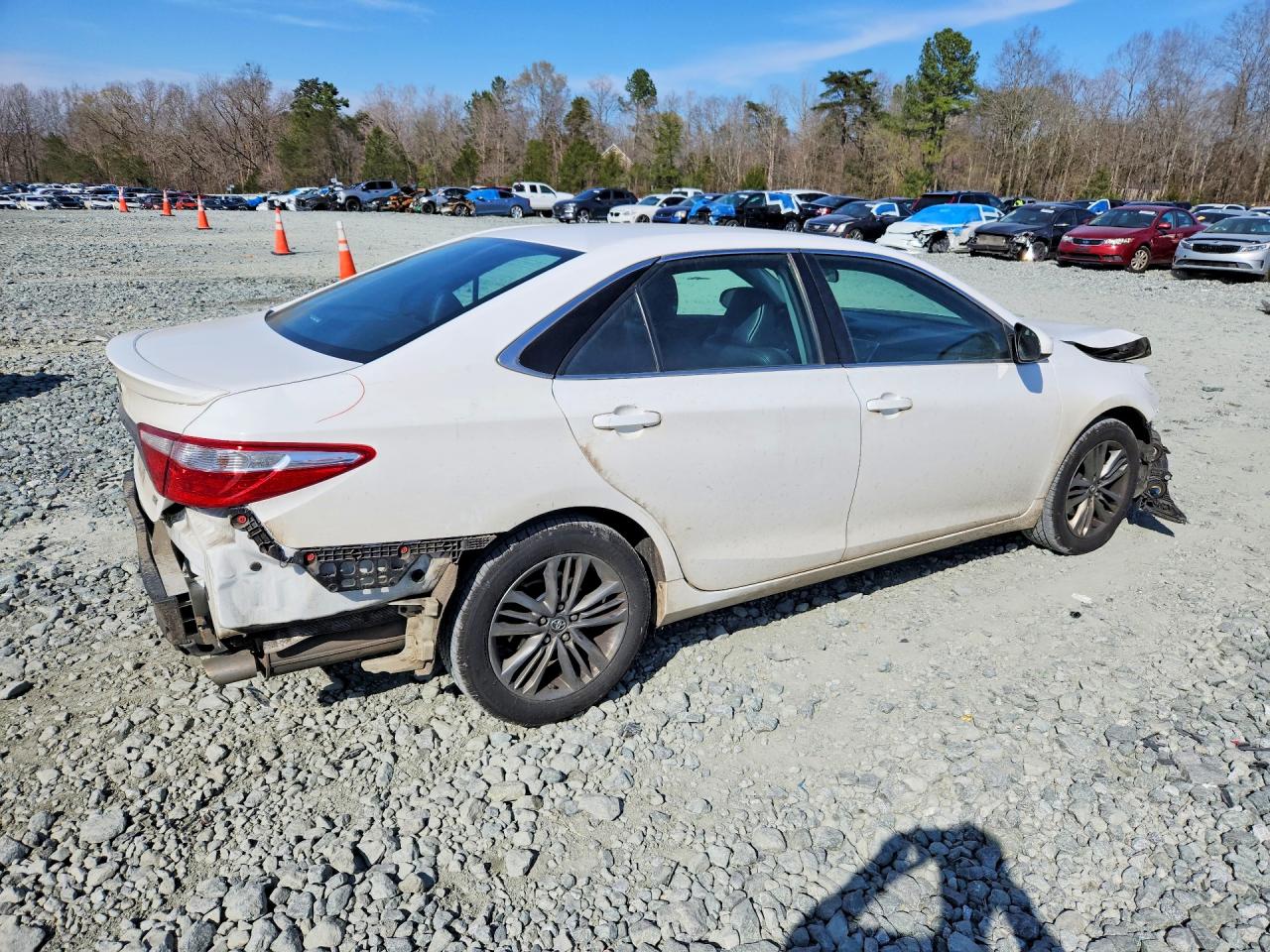 2017 TOYOTA CAMRY SE photo 5