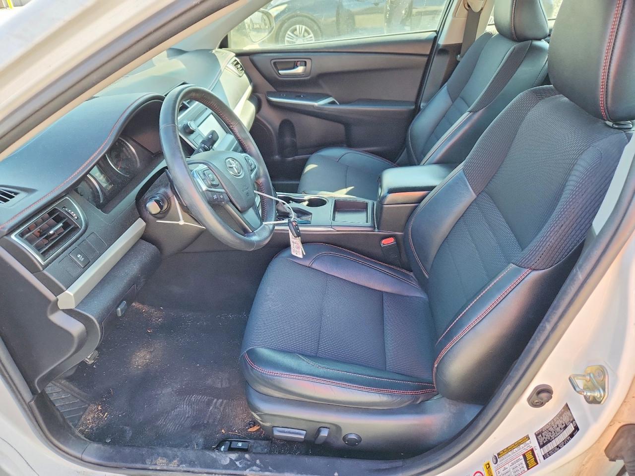 2017 TOYOTA CAMRY SE photo 13