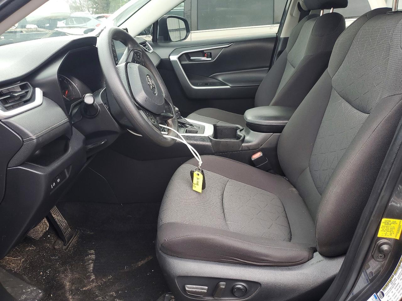 2022 TOYOTA RAV4 XLE photo 13