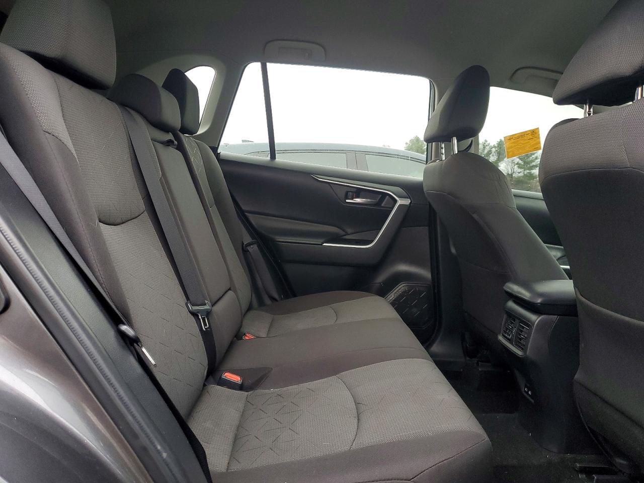 2022 TOYOTA RAV4 XLE photo 21