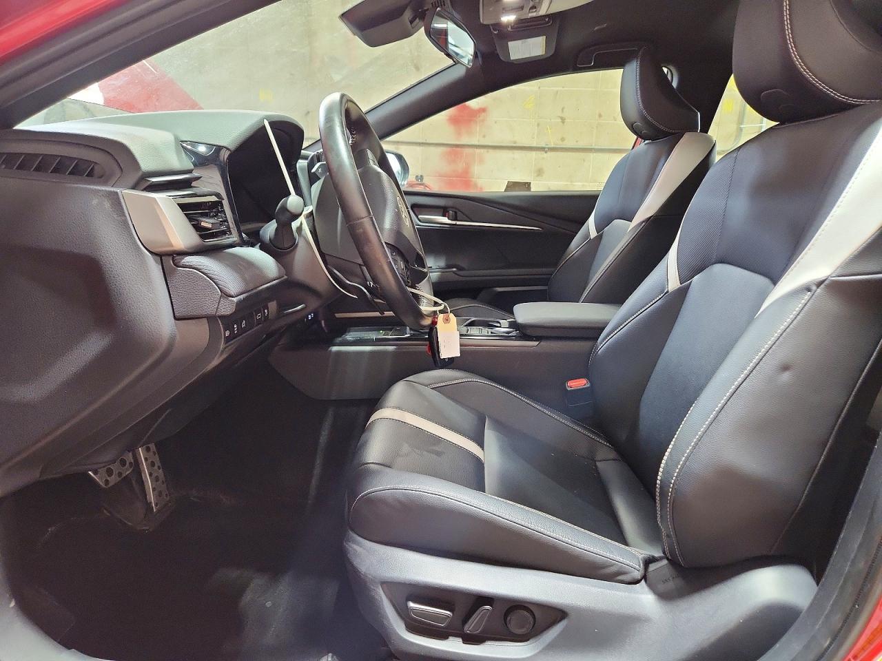 2025 TOYOTA CAMRY SE photo 19
