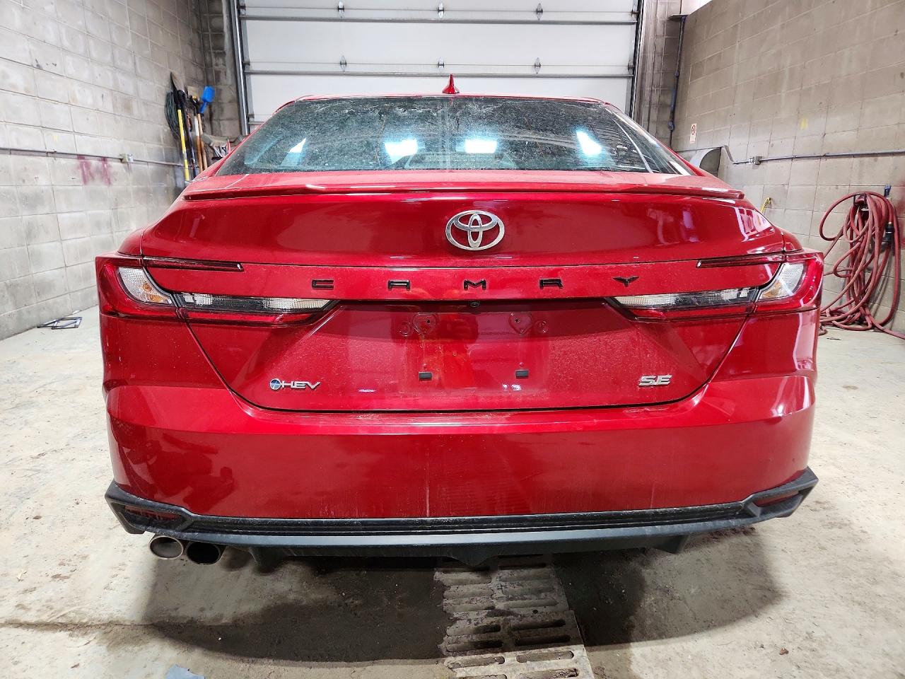 2025 TOYOTA CAMRY SE photo 16