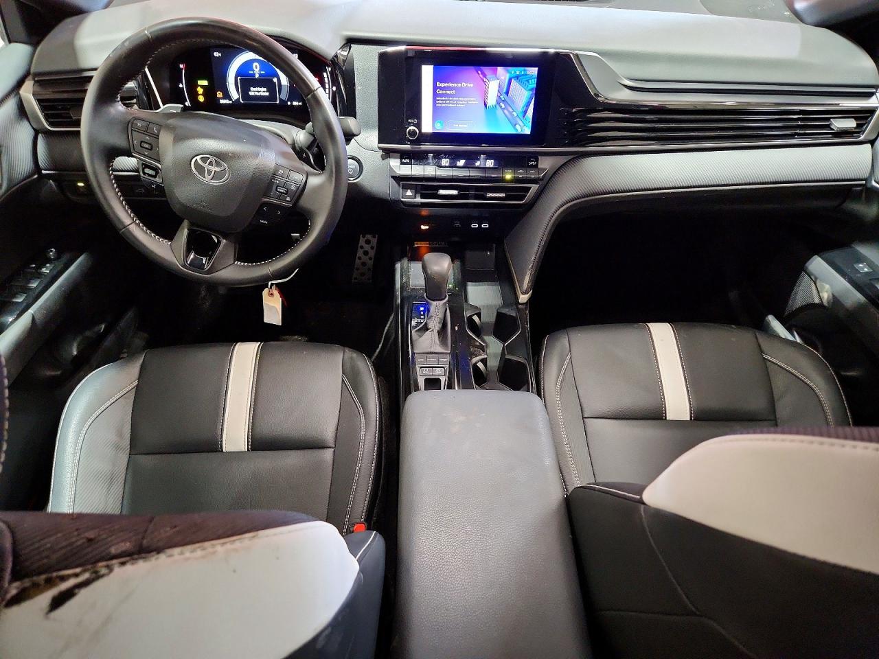 2025 TOYOTA CAMRY SE photo 22