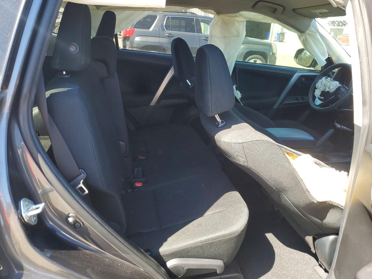 2018 TOYOTA RAV4 LE photo 21