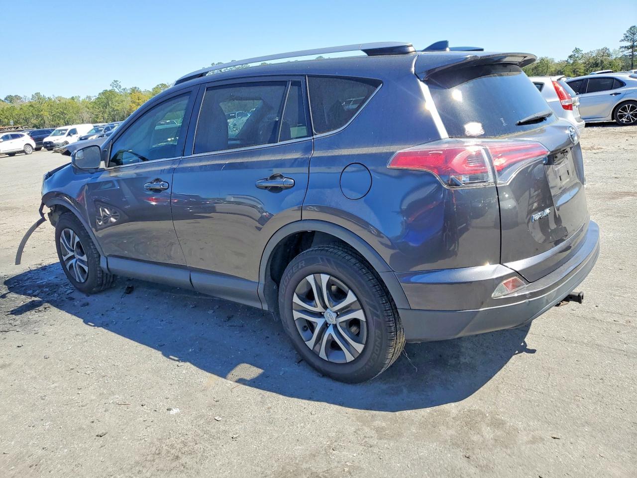 2018 TOYOTA RAV4 LE photo 3