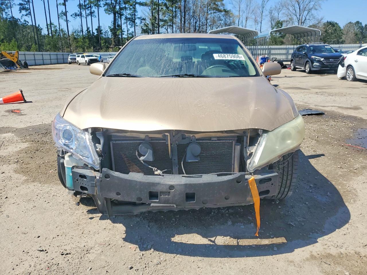 2010 TOYOTA CAMRY LE photo 9