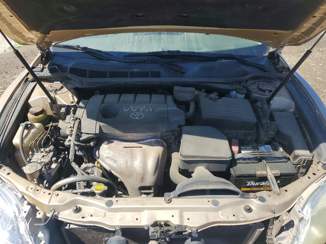 2010 TOYOTA CAMRY LE photo 21