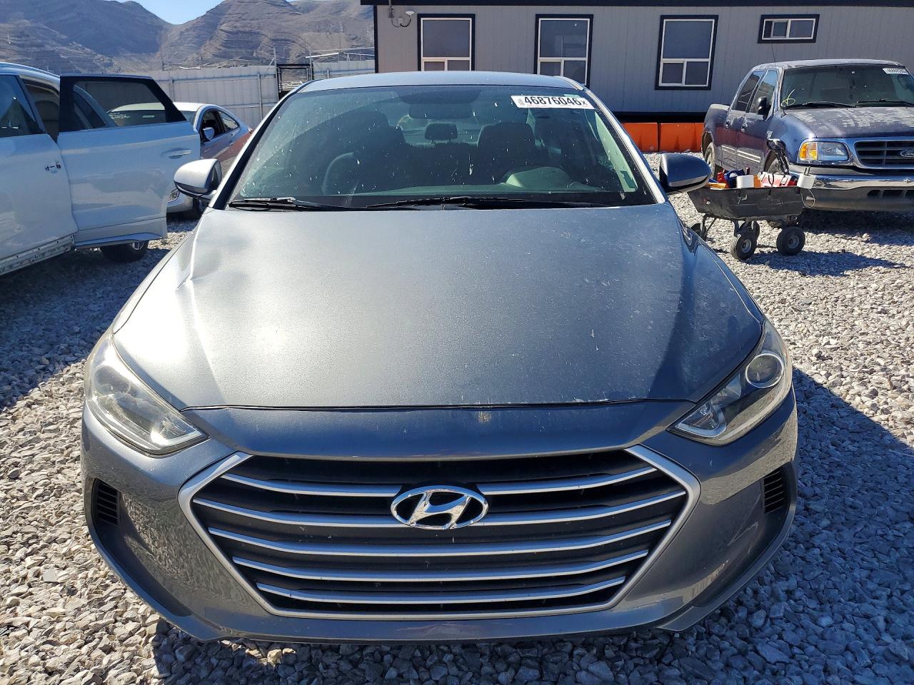 2018 HYUNDAI ELANTRA SE photo 9