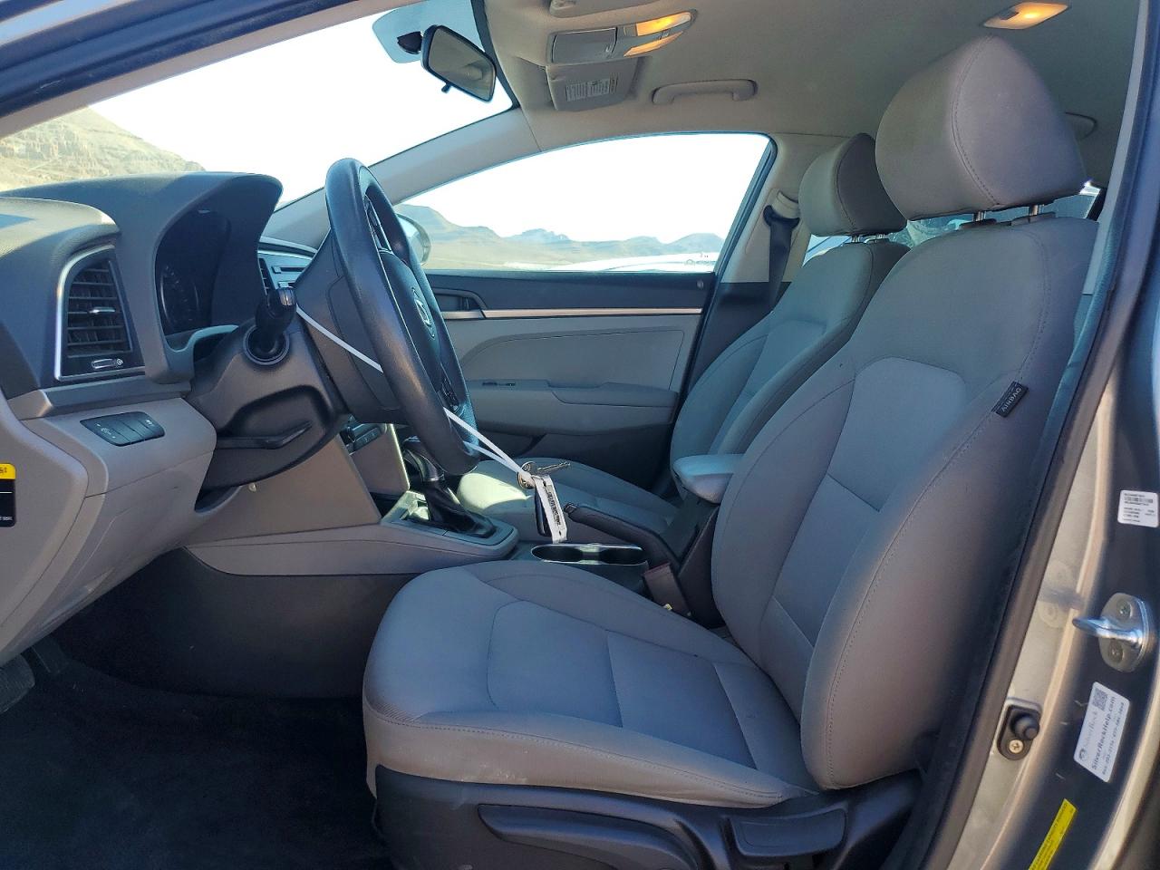 2018 HYUNDAI ELANTRA SE photo 13