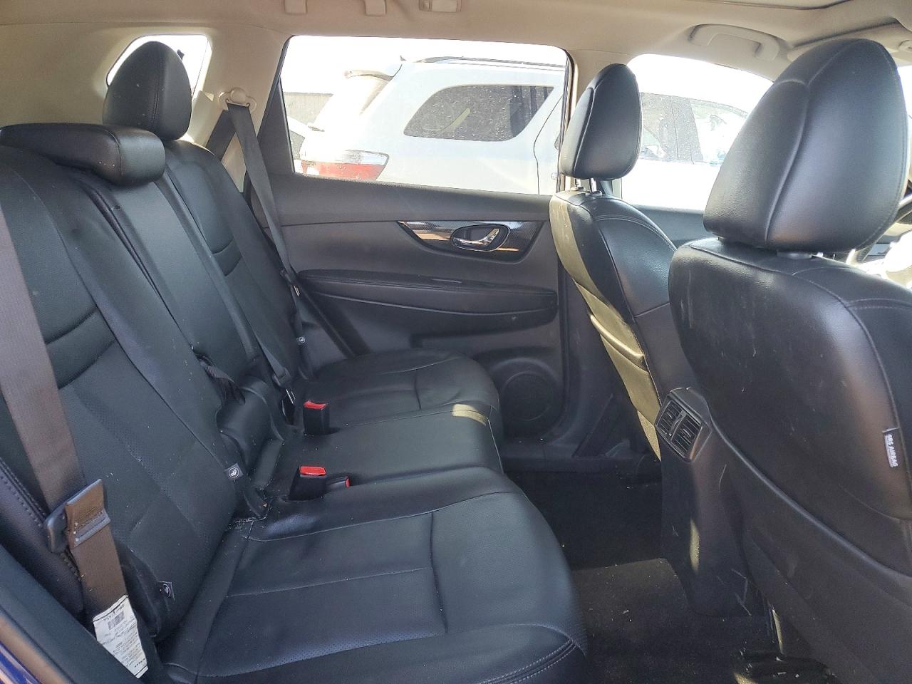 2018 NISSAN ROGUE S photo 19