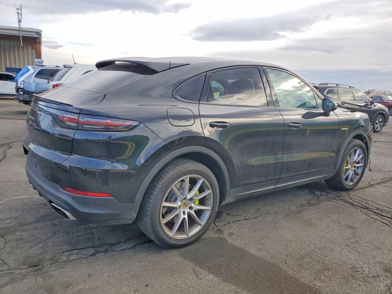 2022 PORSCHE CAYENNE E HYBRID COUPE photo 3