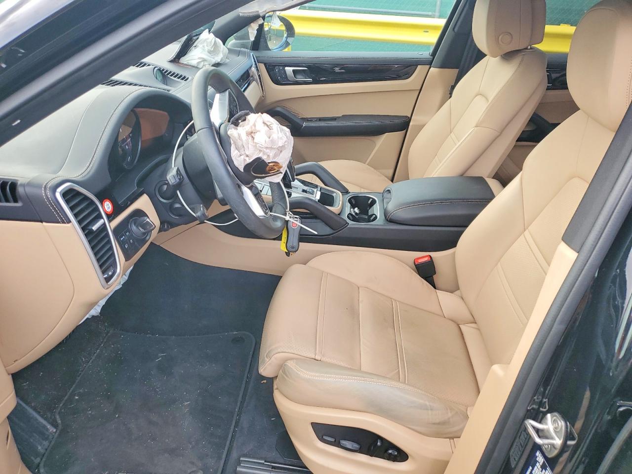 2022 PORSCHE CAYENNE E HYBRID COUPE photo 7