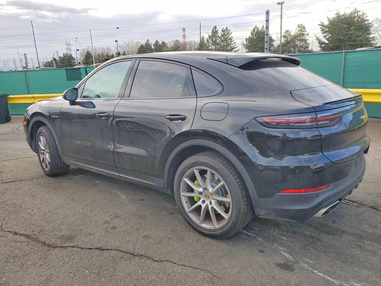 2022 PORSCHE CAYENNE E HYBRID COUPE photo 2