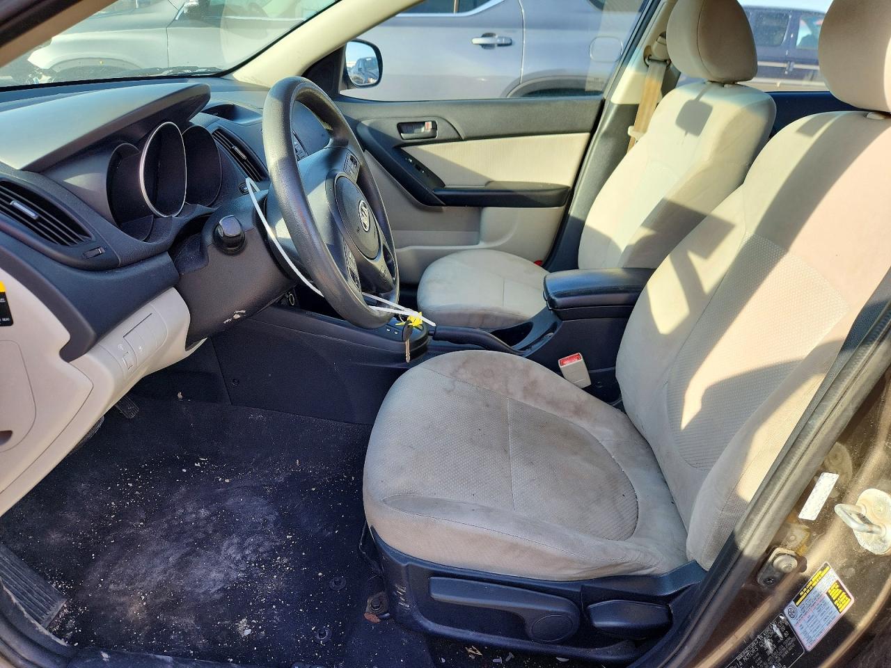 2010 KIA FORTE EX photo 13
