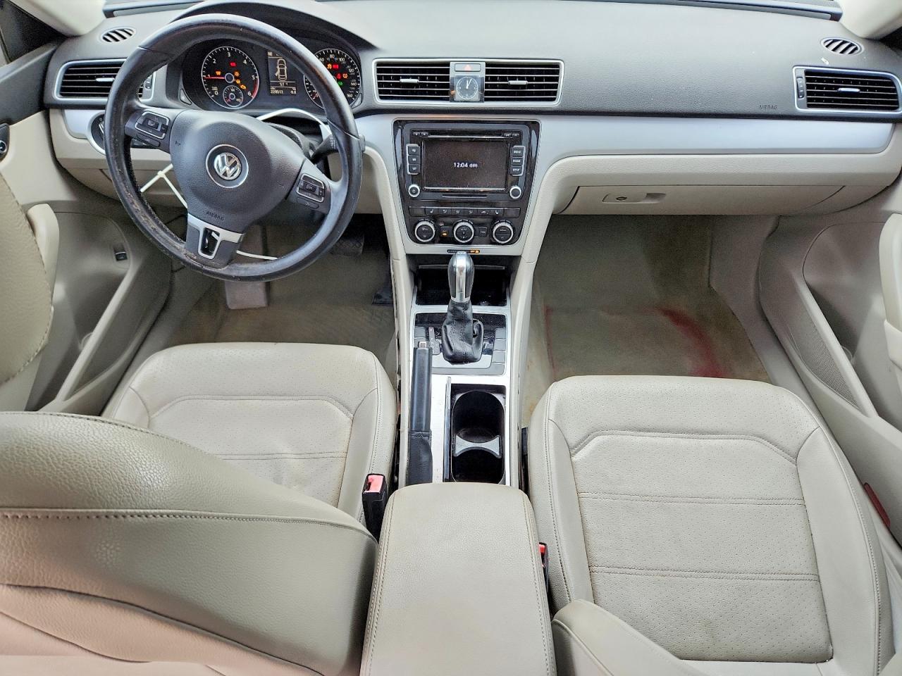 2012 VOLKSWAGEN PASSAT SE photo 15