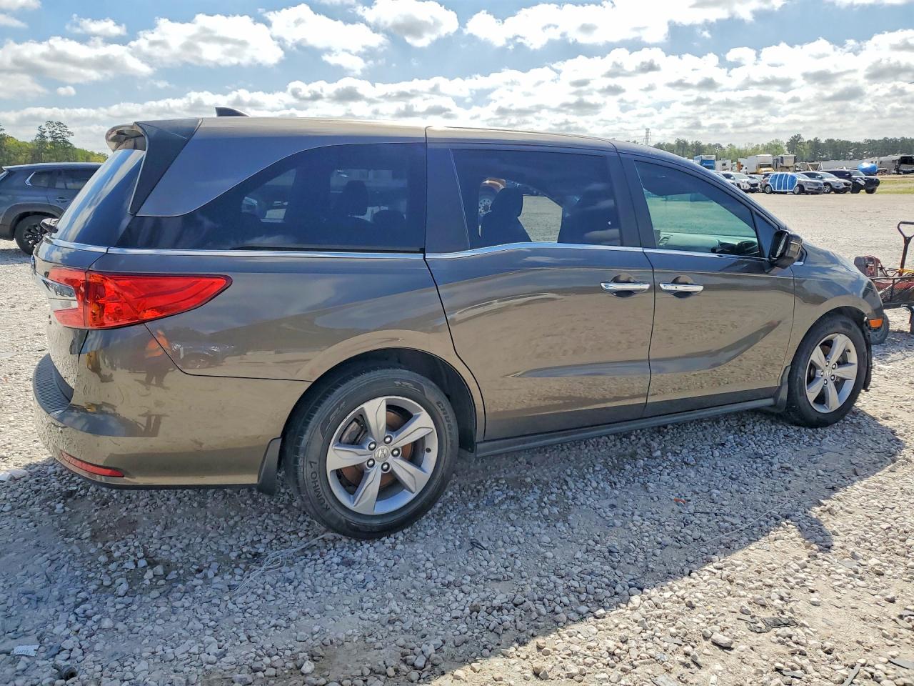 2019 HONDA ODYSSEY EXL photo 3