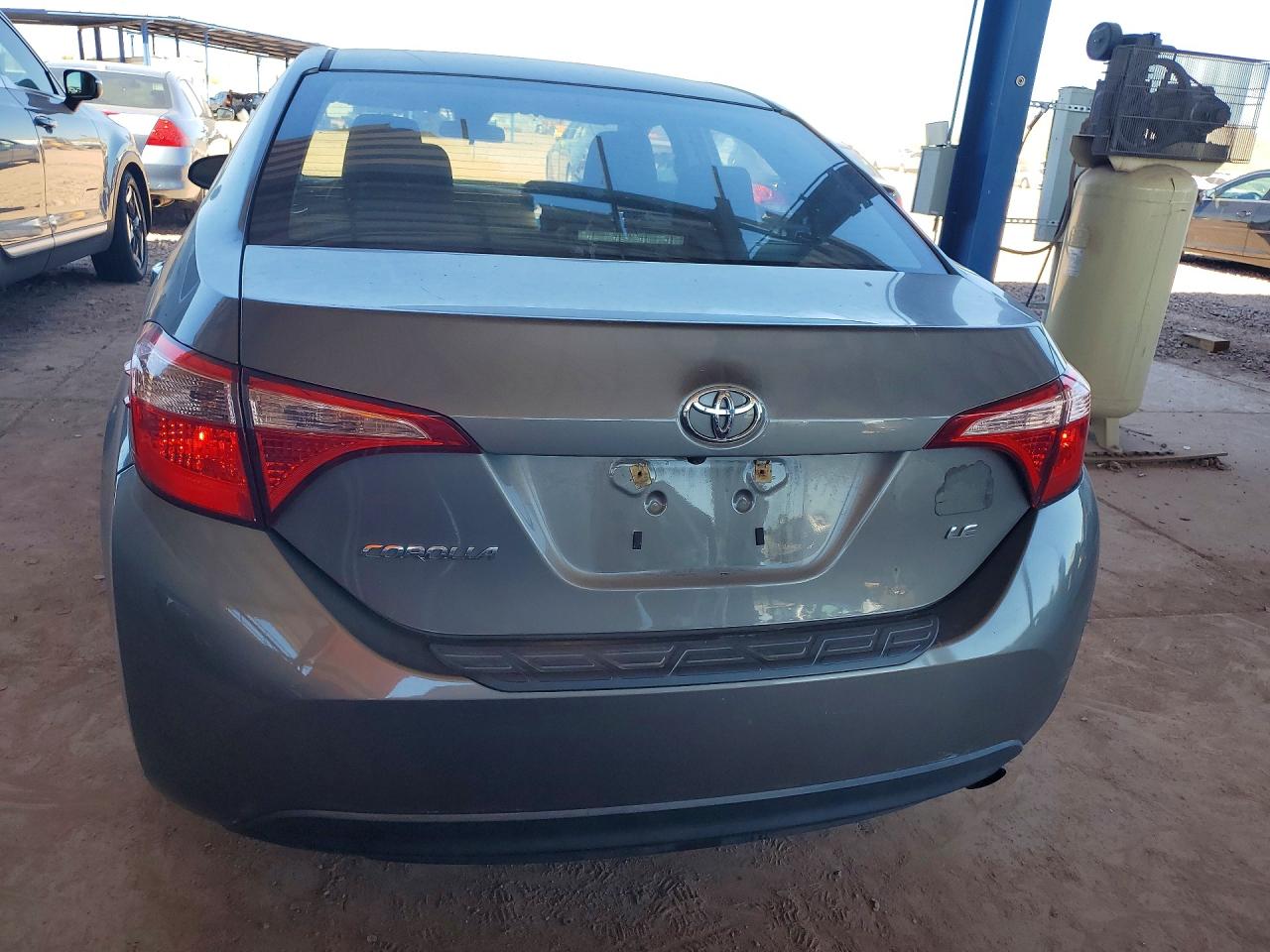 2017 TOYOTA COROLLA LE photo 11