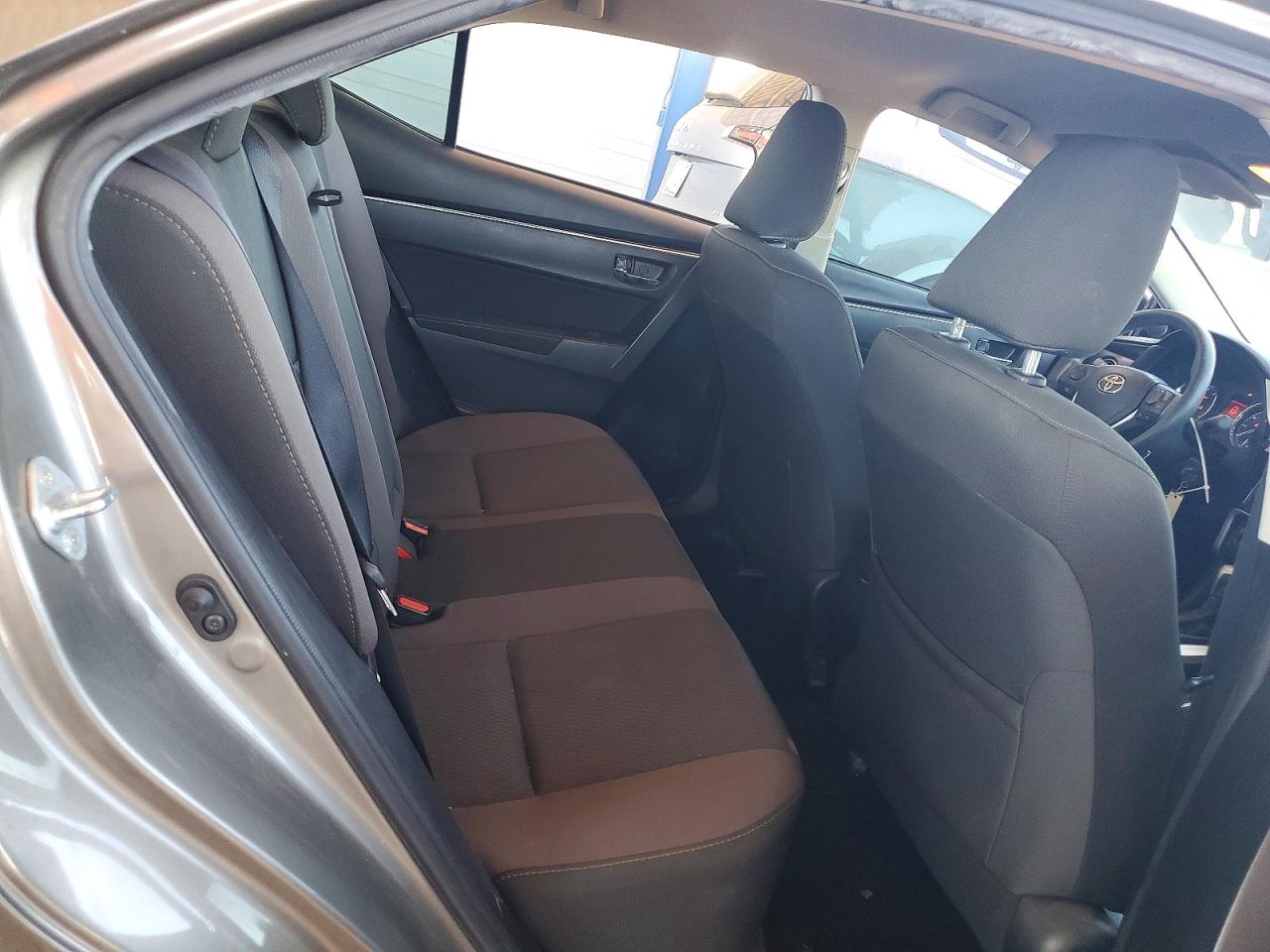 2017 TOYOTA COROLLA LE photo 19