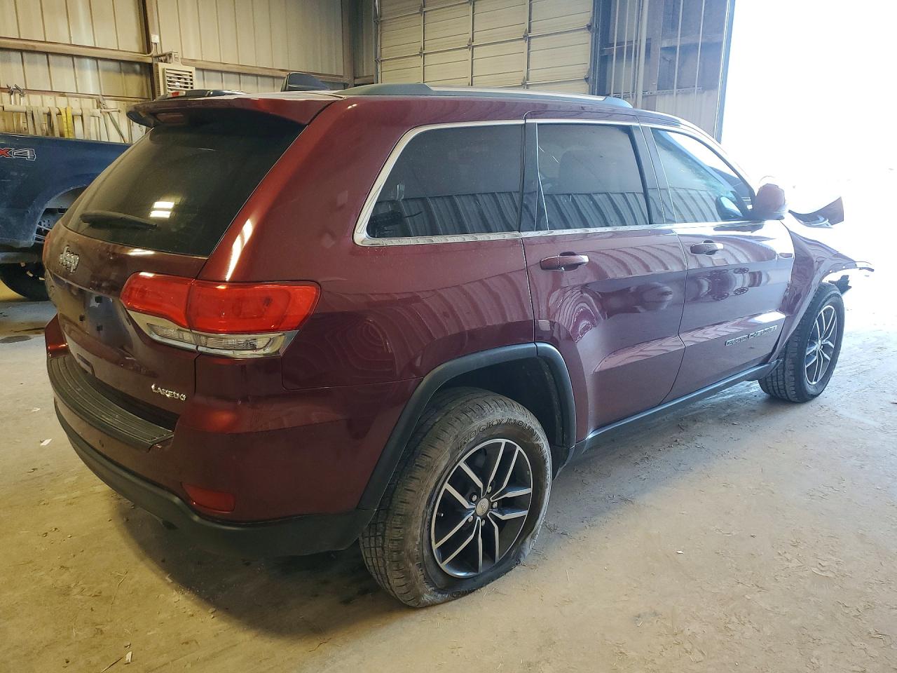 2018 JEEP GRAND CHEROKEE LAREDO photo 5