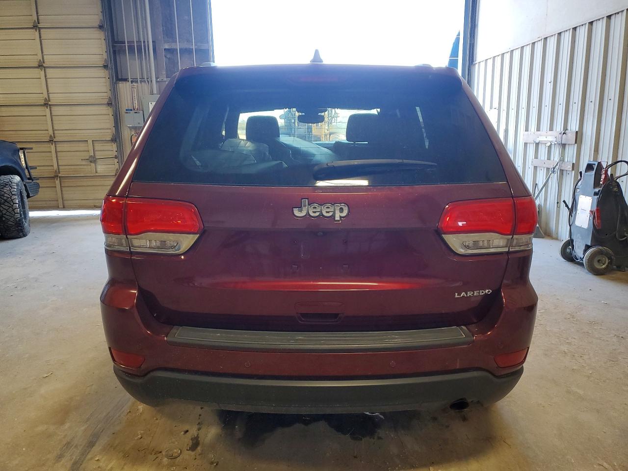 2018 JEEP GRAND CHEROKEE LAREDO photo 11