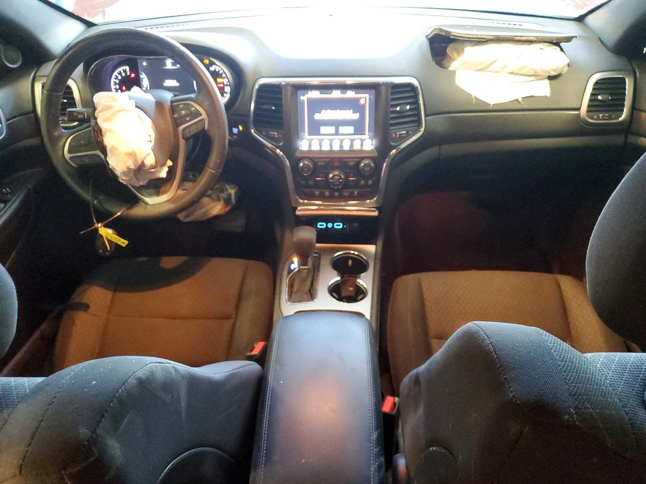 2018 JEEP GRAND CHEROKEE LAREDO photo 15