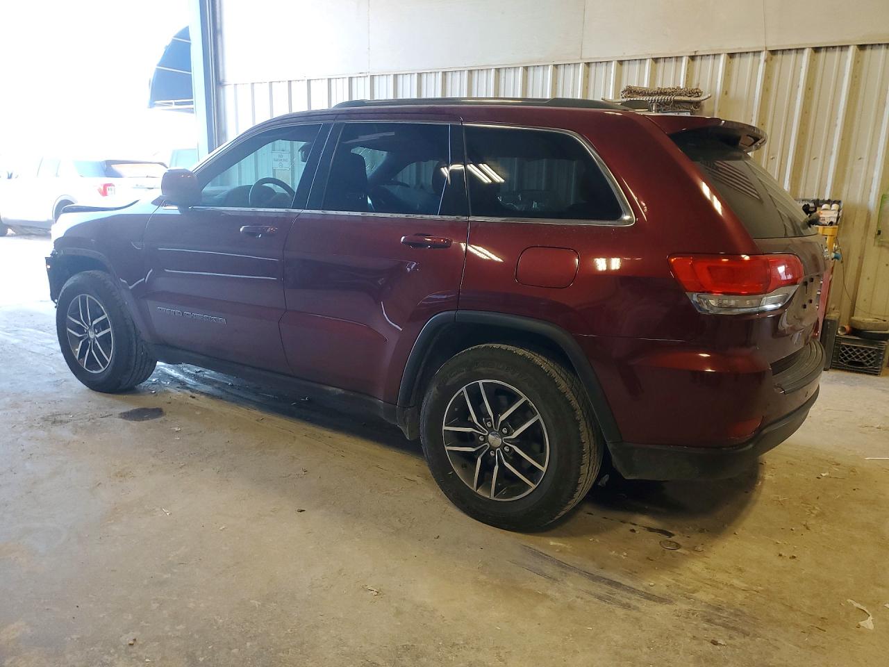 2018 JEEP GRAND CHEROKEE LAREDO photo 3
