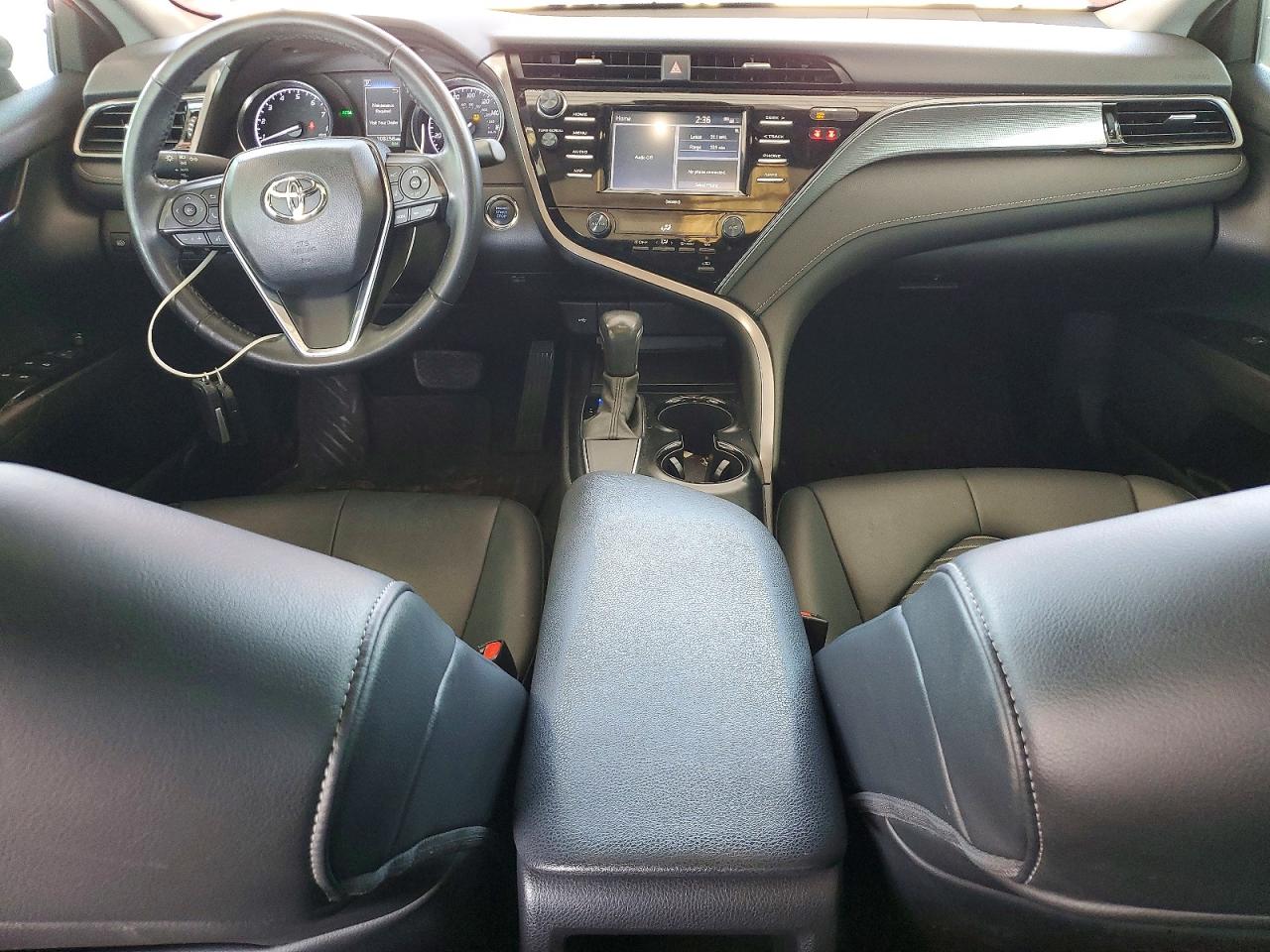 2020 TOYOTA CAMRY SE photo 8