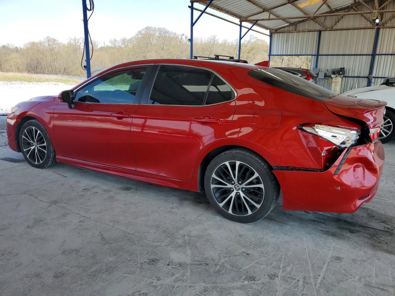 2020 TOYOTA CAMRY SE photo 2