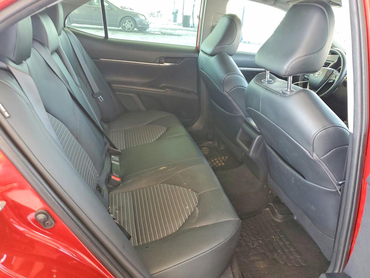 2020 TOYOTA CAMRY SE photo 10
