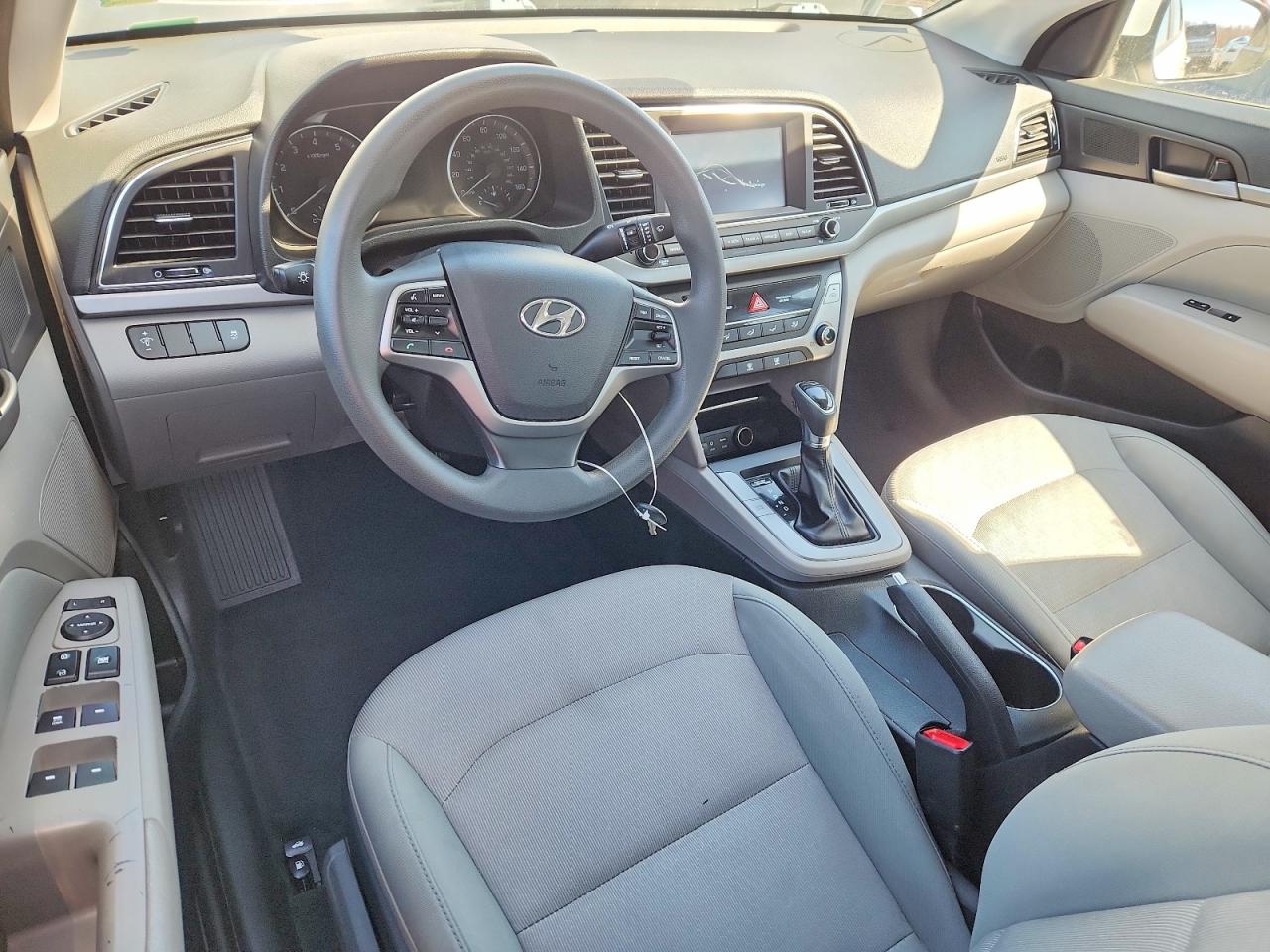 2017 HYUNDAI ELANTRA SE photo 16