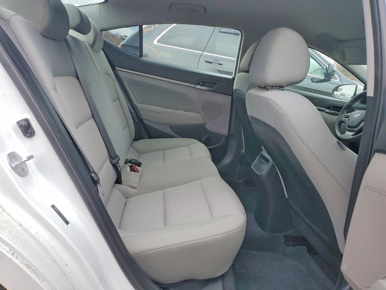 2017 HYUNDAI ELANTRA SE photo 19