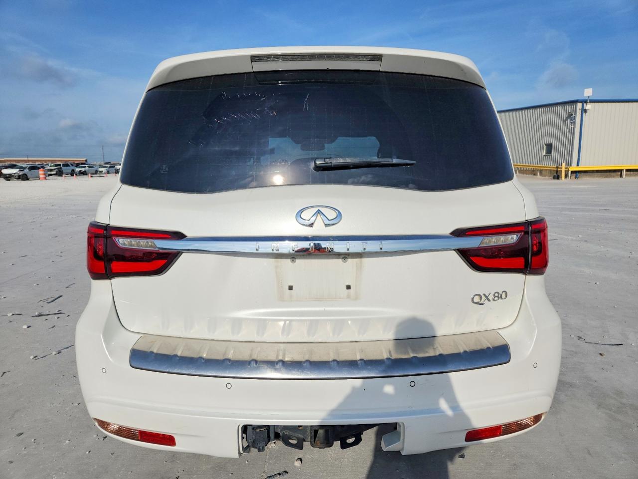 2018 INFINITI QX80 BASE photo 11