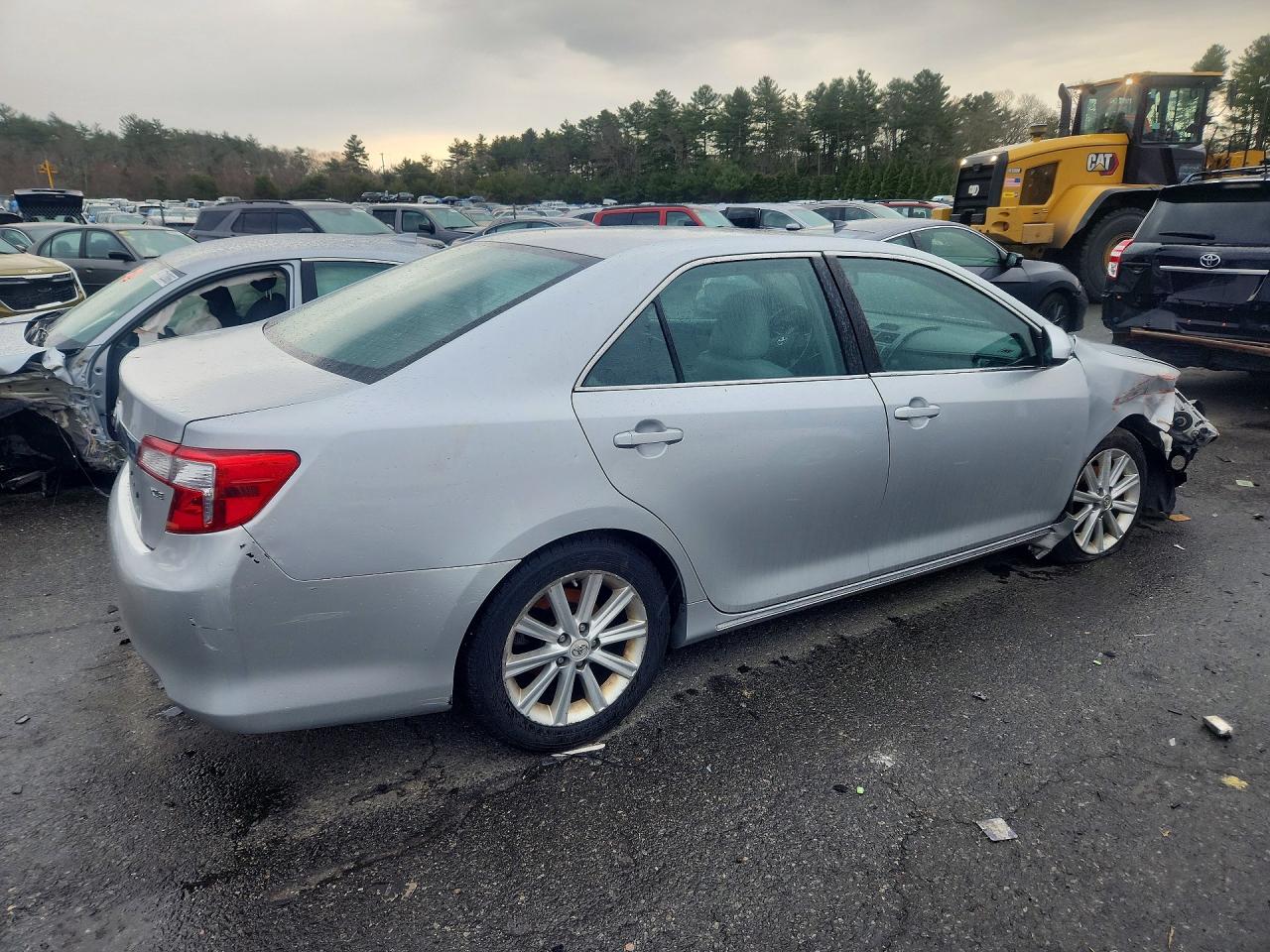 2012 TOYOTA CAMRY XLE photo 7