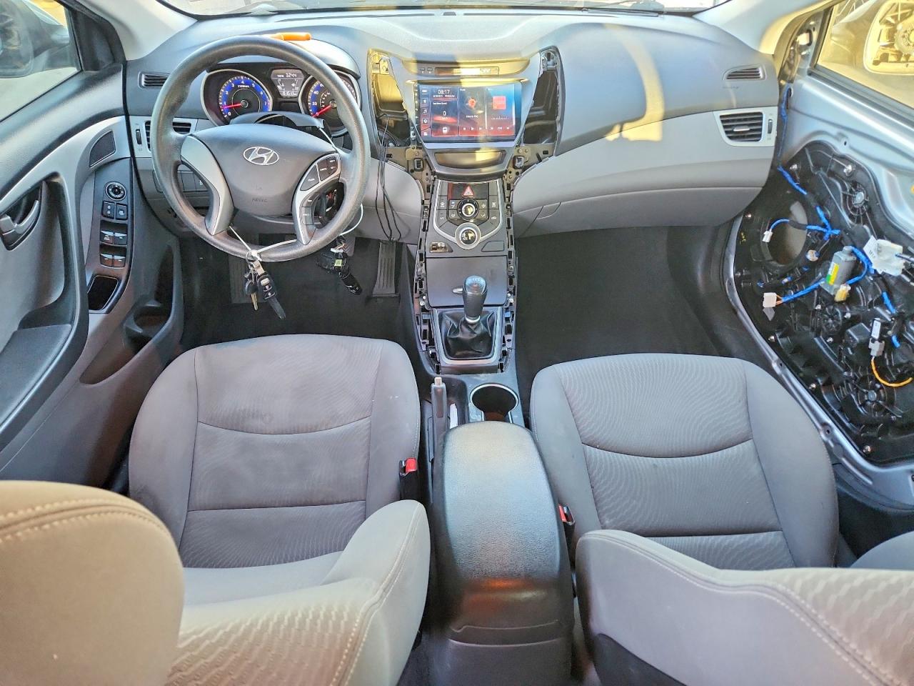 2016 HYUNDAI ELANTRA SE photo 8