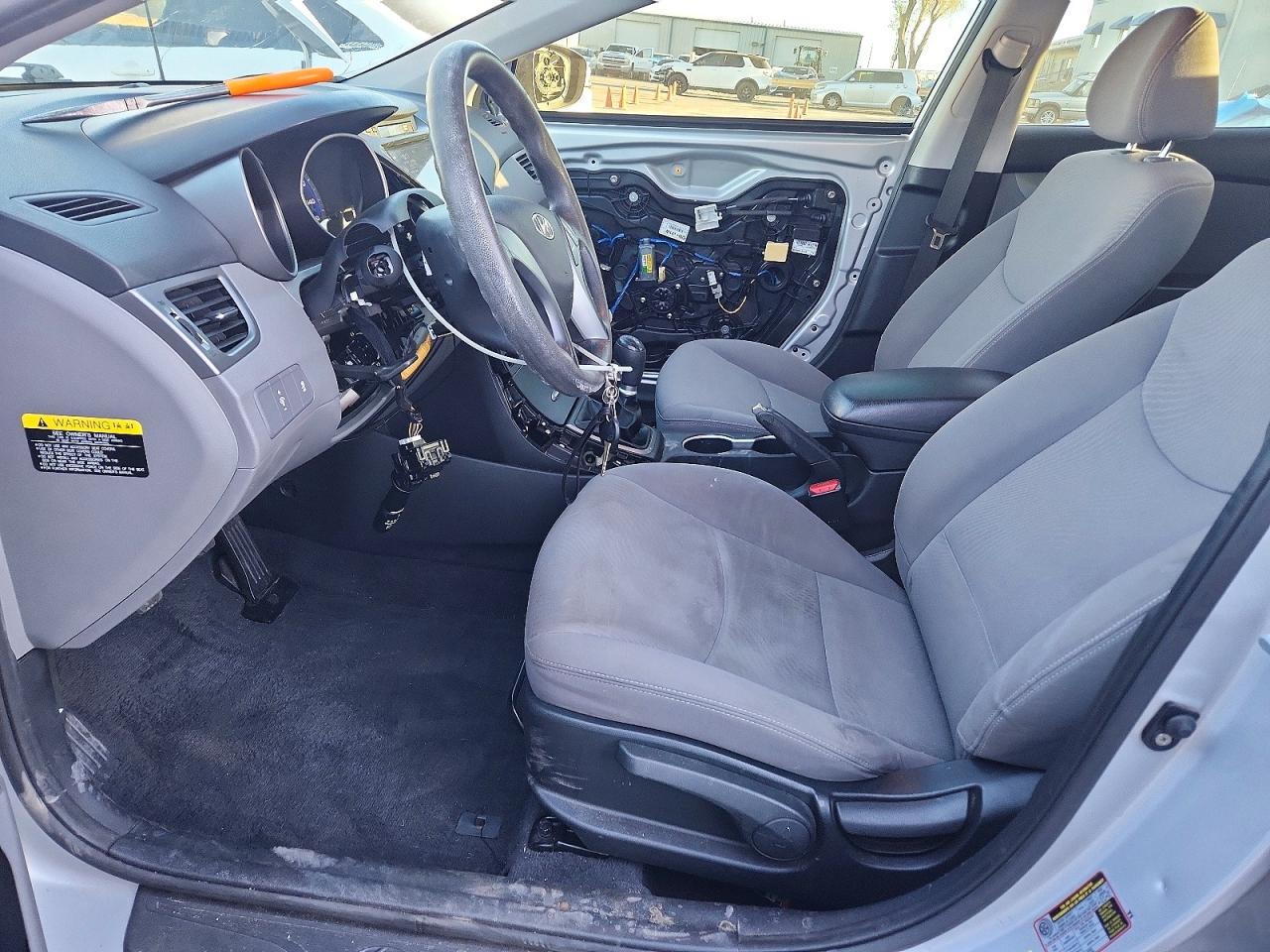 2016 HYUNDAI ELANTRA SE photo 7