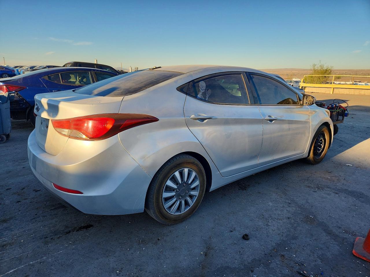 2016 HYUNDAI ELANTRA SE photo 3