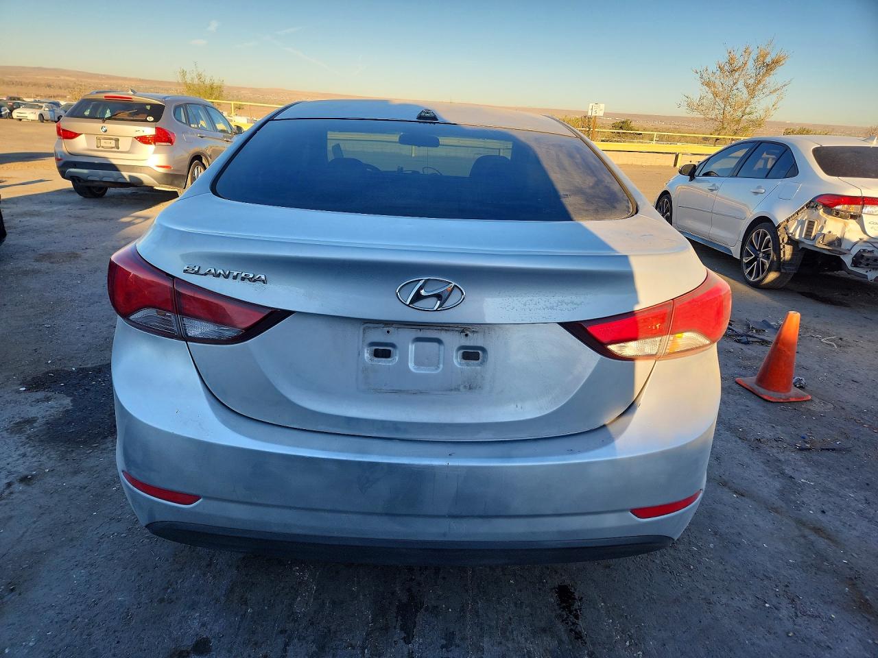 2016 HYUNDAI ELANTRA SE photo 6