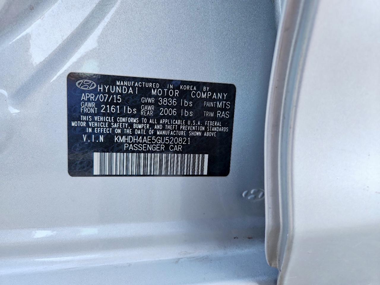 2016 HYUNDAI ELANTRA SE photo 12