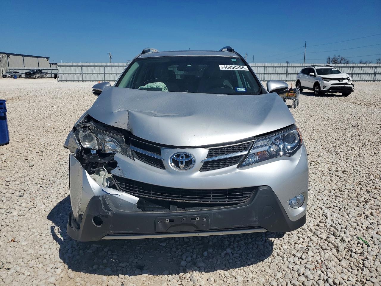2014 TOYOTA RAV4 XLE photo 5