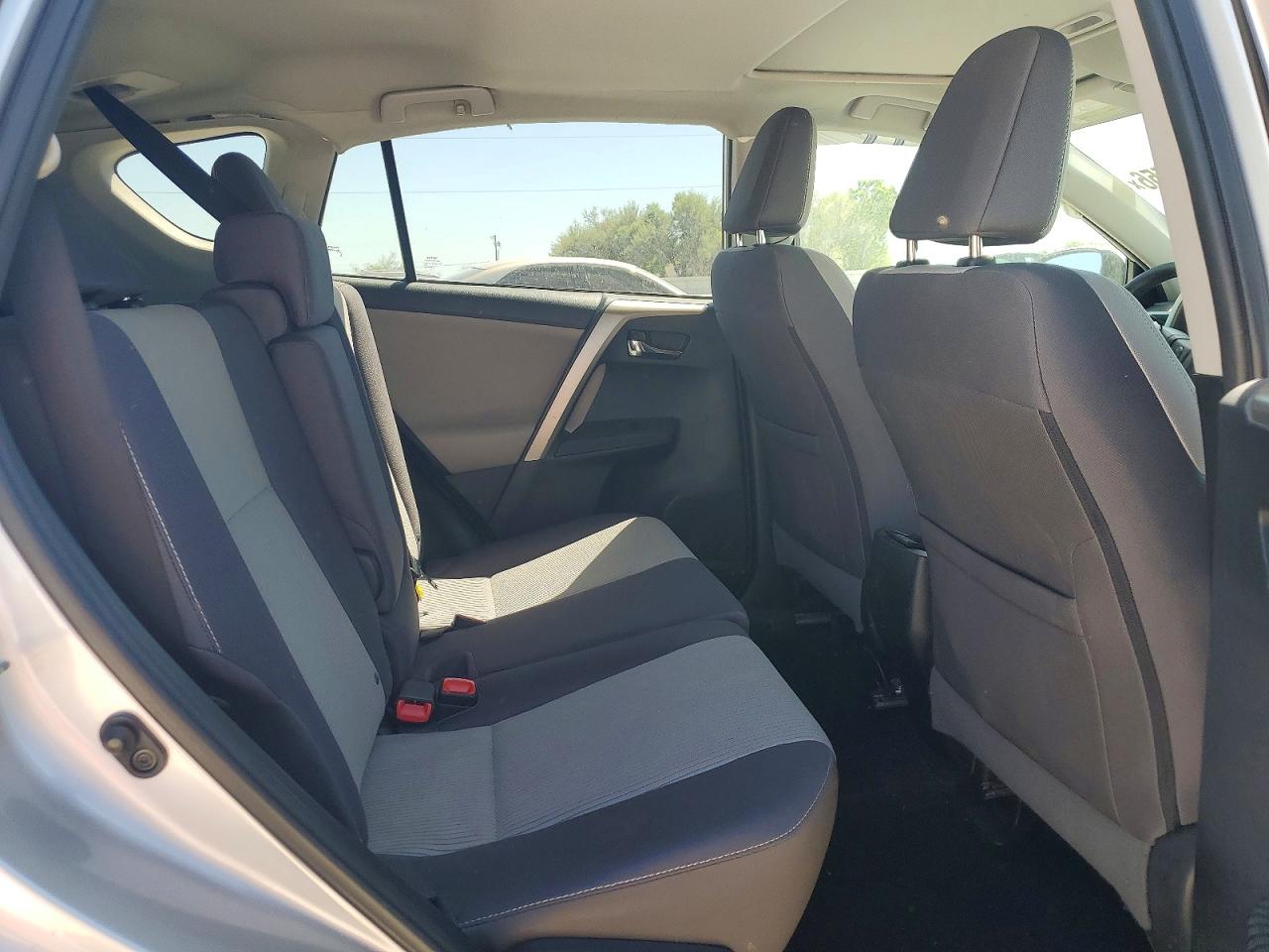 2014 TOYOTA RAV4 XLE photo 11