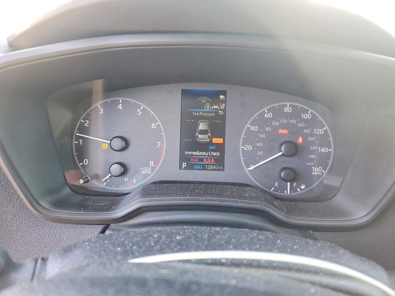 2025 TOYOTA COROLLA LE photo 25