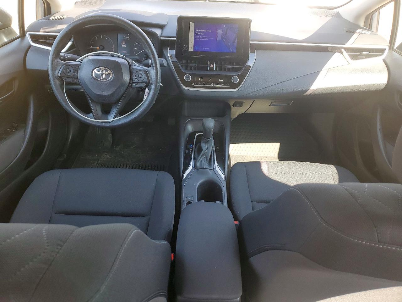 2025 TOYOTA COROLLA LE photo 22
