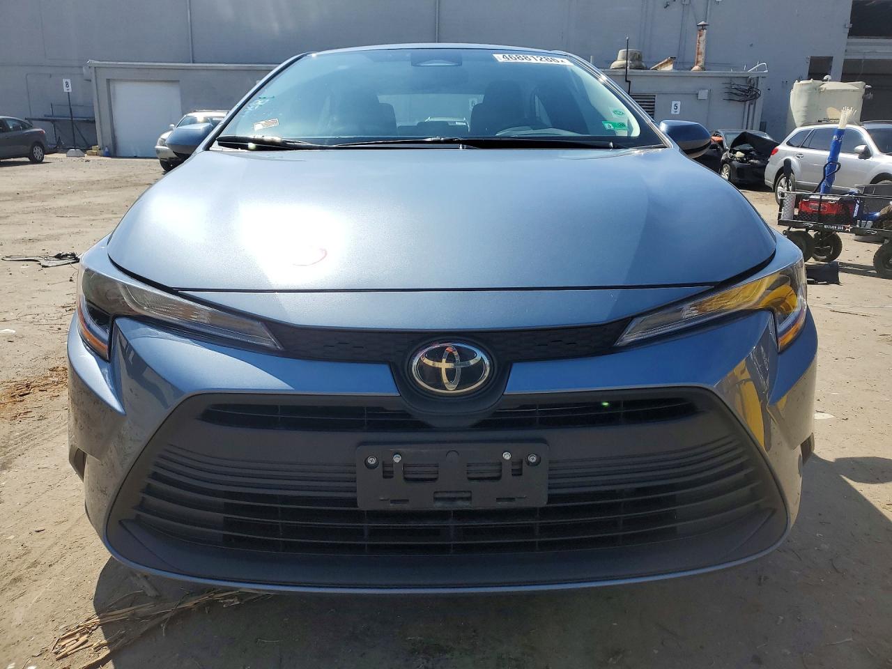 2025 TOYOTA COROLLA LE photo 13