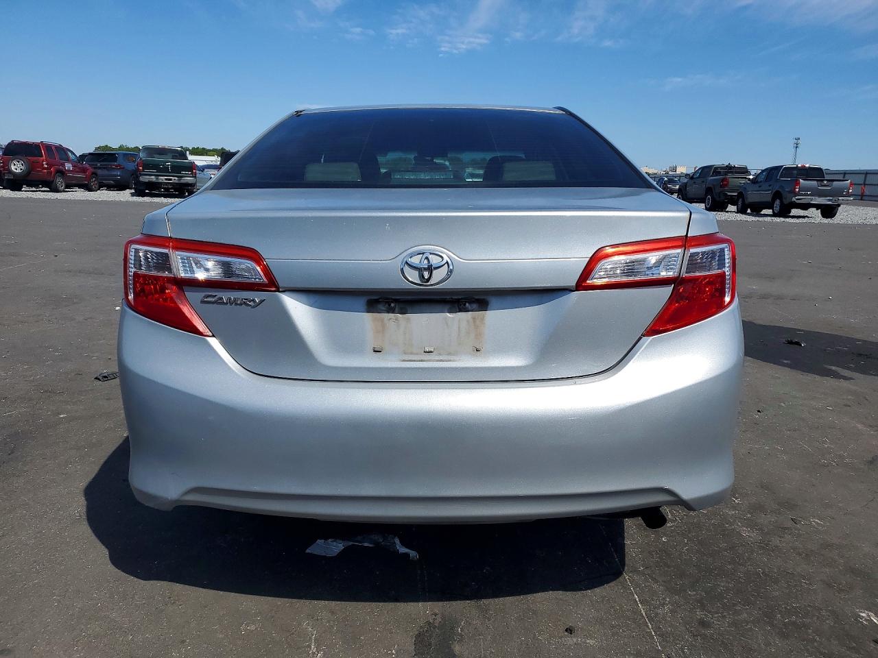 2012 TOYOTA CAMRY L photo 11
