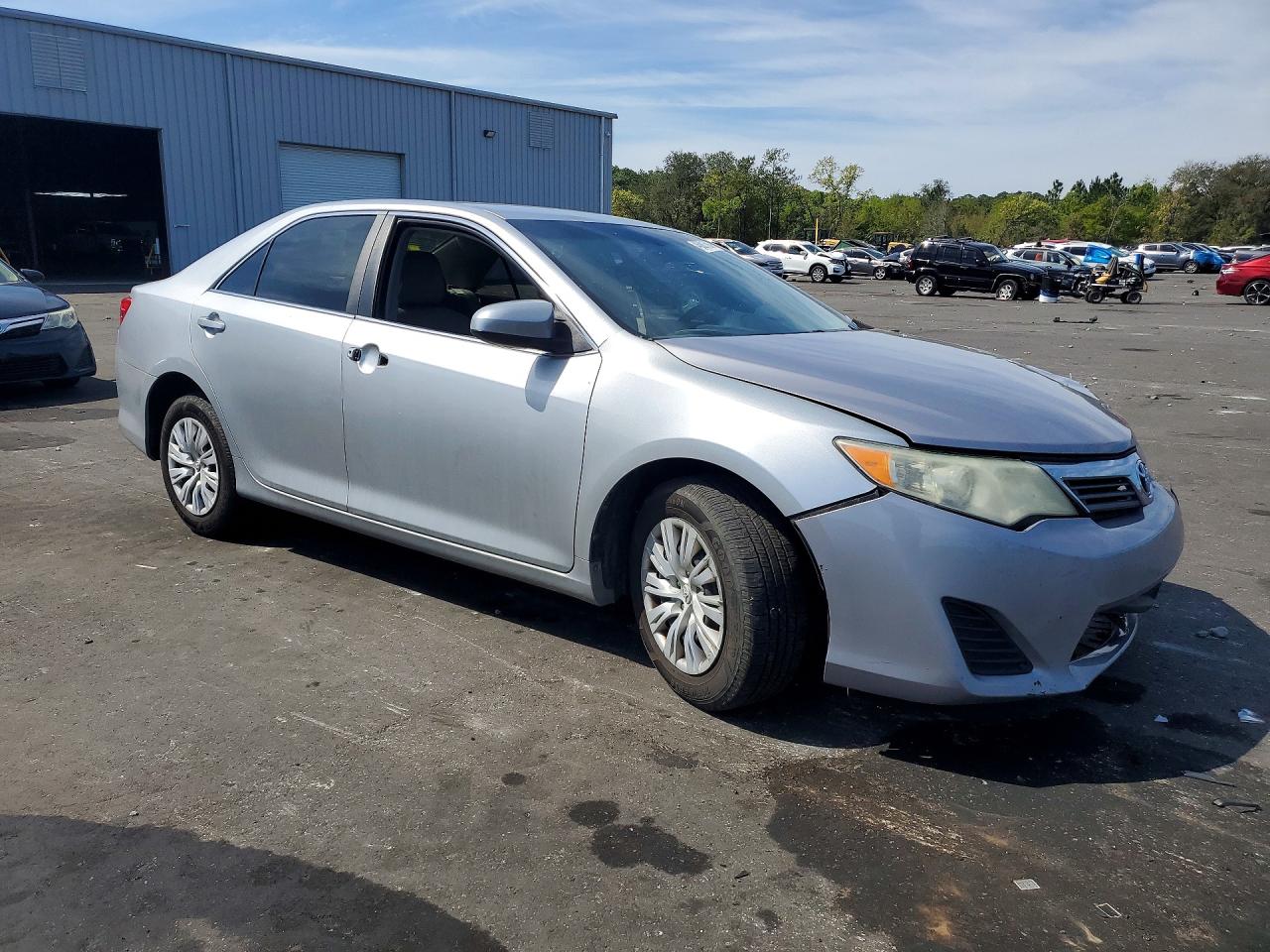 2012 TOYOTA CAMRY L photo 7