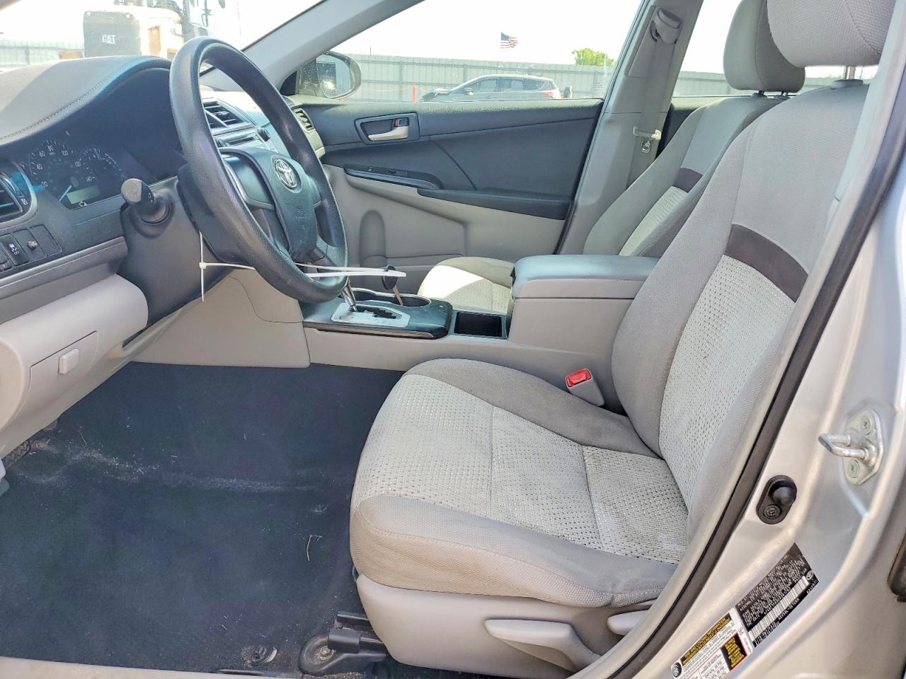 2012 TOYOTA CAMRY L photo 13