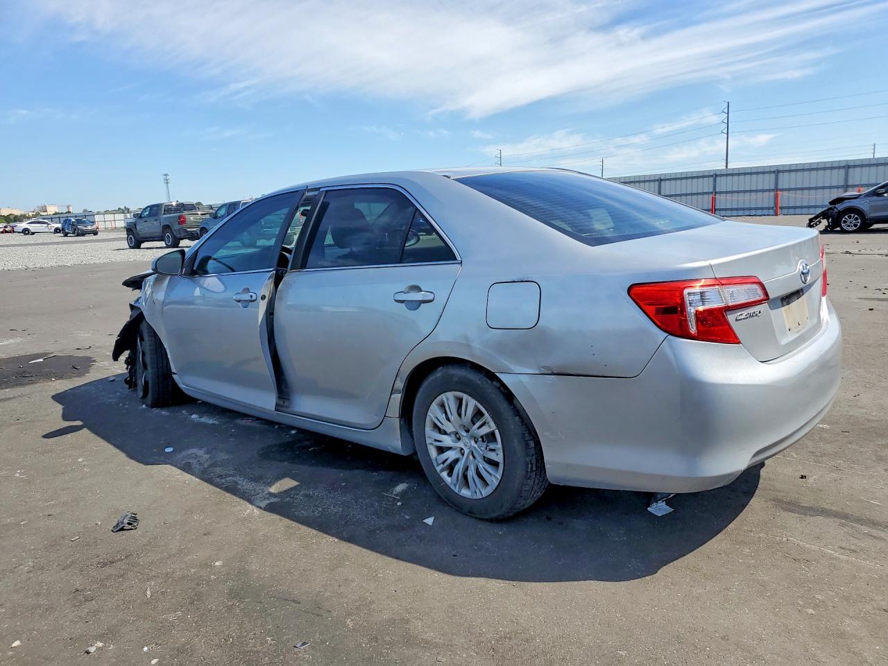 2012 TOYOTA CAMRY L photo 3